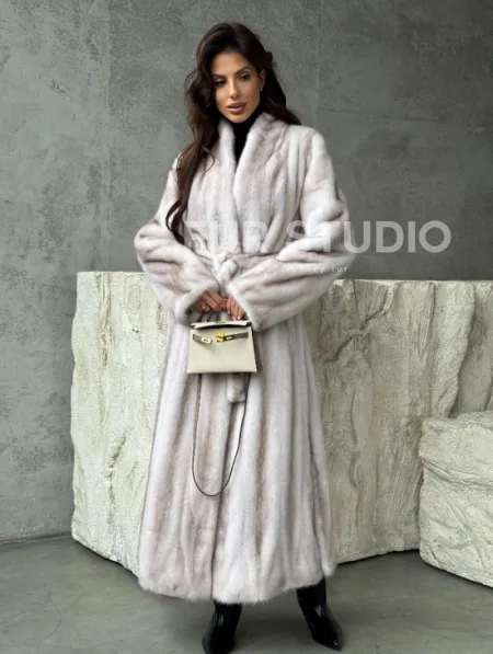 Светлая шуба из натуральной скандинавской норки - фото 9