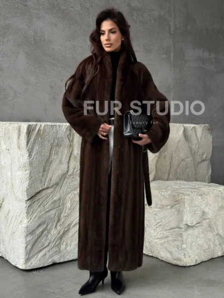 Пальто из норки с V-образным воротом - фото 7