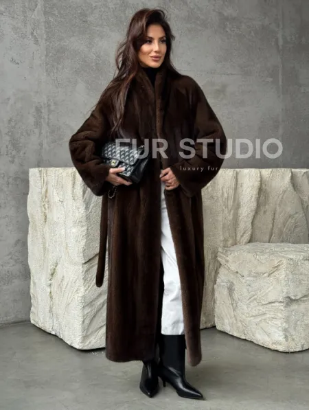 Пальто из норки с V-образным воротом - фото 4