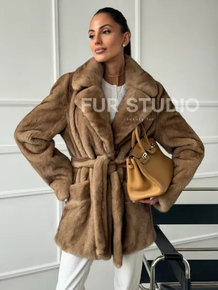 Полушубок норковый пастель с меховым поясом - фото 7