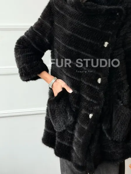 Меховое пальто из вязаной норки - фото 1