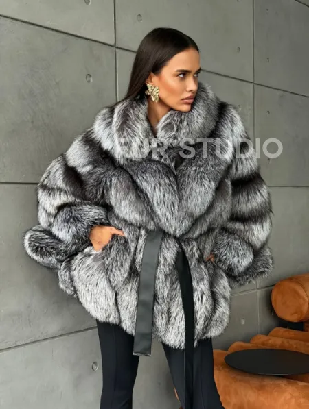 Шуба из чернобурой лисы 