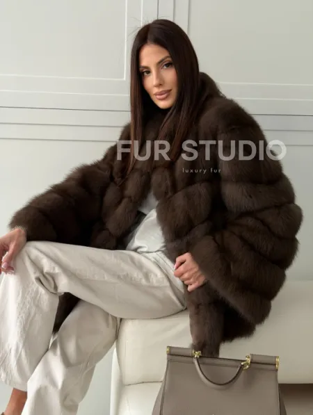 Женская шуба из меха куницы - фото 10