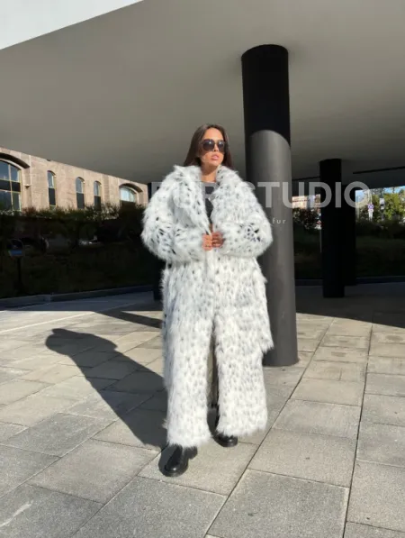 Удлиненная шуба из экомеха под рысь - фото 7