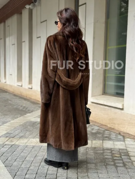 Шуба из меха норки в натуральном цвете под соболь - фото 8