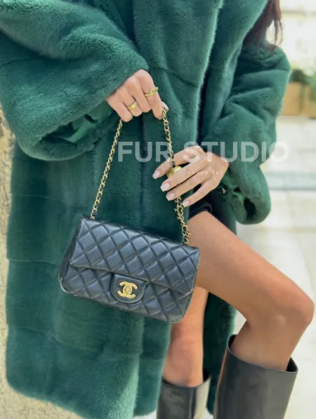 Зеленая шуба мех NAFA английский воротник - фото 1