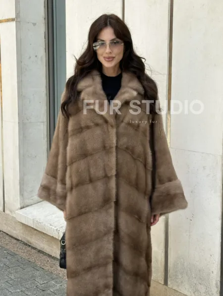 Норковая шуба с английским воротником  - цвет пастель  - стиль 