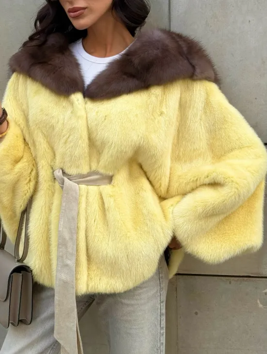 Женское норковое пончо с капюшоном из меха куницы - фото 4
