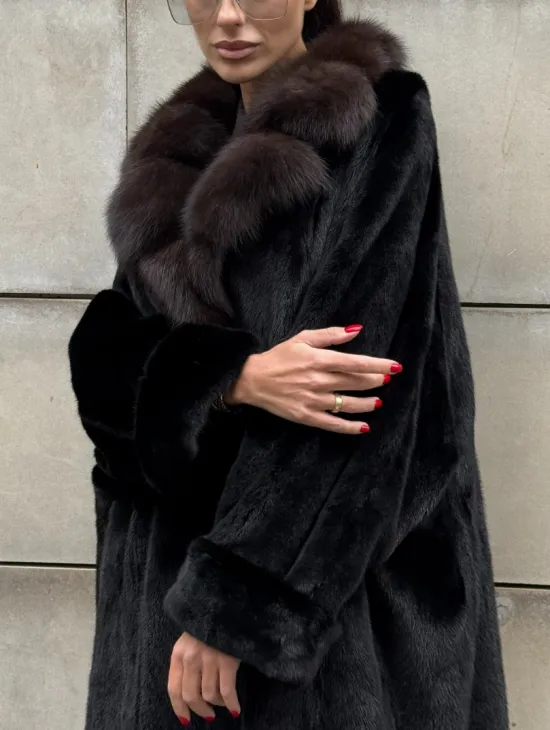 Манто New Elegance из норки Saga Furs с воротником из меха соболя - фото 5