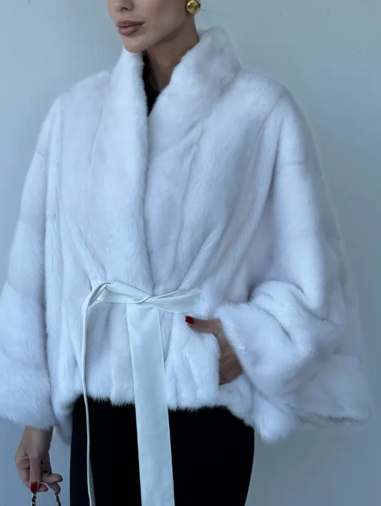 Белоснежное меховое манто из аукционной норки, фасон - летучая мышь - фото 1