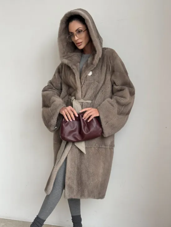 Норковая шуба кимоно с капюшоном кобра в натуральном сером цвете - фото 1