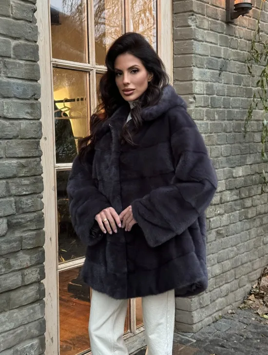 Норковый женский полушубок с капюшоном в графитом цвете - фото 5