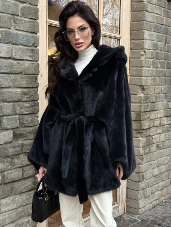 Меховое пончо из скандинавской норки с капюшоном - черный изумруд - фото 3