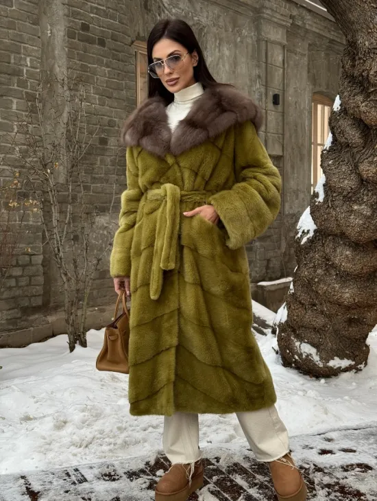 Шуба норковая с капюшоном из натурального меха куницы - цвет оливковый - фото 6
