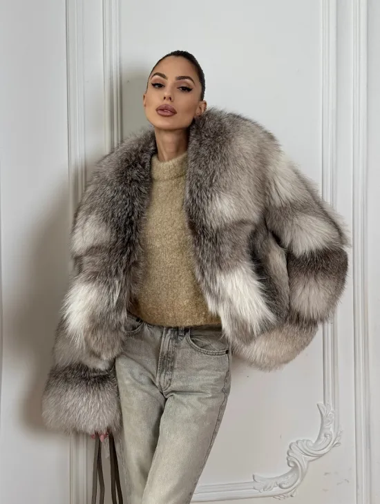 Женская короткая меховая куртка - шуба из натурального лисьего меха - фото 8