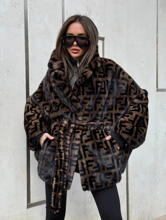 Шуба из плюшевой норки VELVET летучая мышь с черным принтом - фото 0