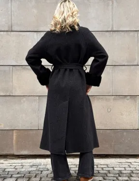 Женское демисезонное шерстяное пальто-халат с отделкой из меха норки - фото 8