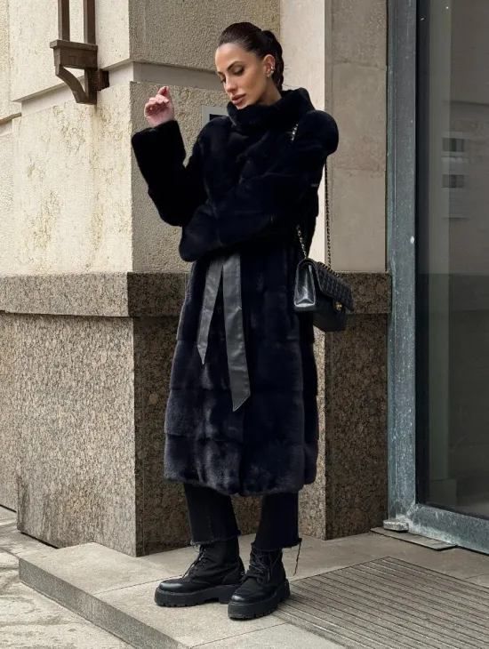 Шуба из плюшевой скандинавской норки в сине-черном цвете - стойка воротник - фото 10