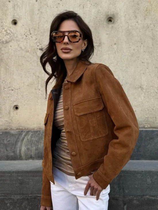 Прямой жакет из натуральной замши с накладными карманами - фото 0