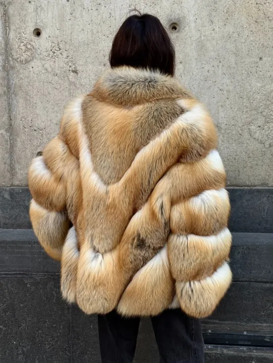Шуба из меха лисы Golden Sunrise Premium с английским воротником - фото 8