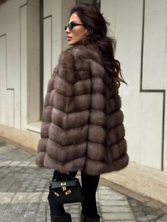 Женская шуба из меха куницы в цвете соболь - фото 9