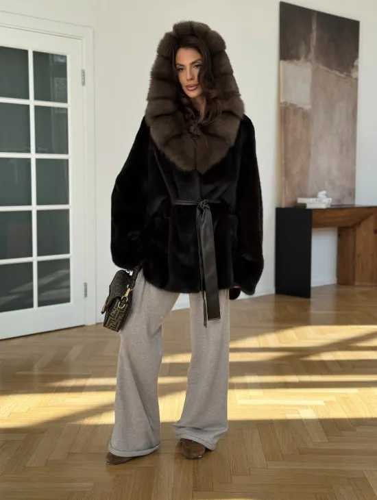 Коричневая норковая шуба с накладными карманами - фото 9