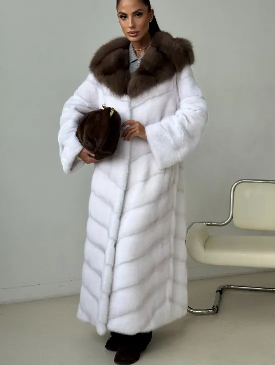 Белая норковая шуба с куницей капюшон - фото 3