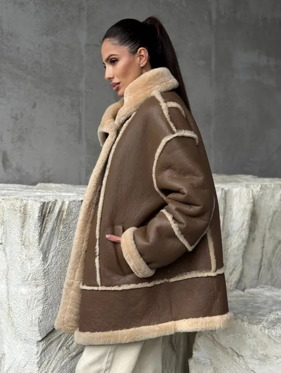Коричневая женская дубленка - фото 9