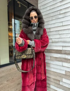 Длинная норковая шуба с капюшоном куница - фото 11