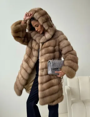 Шуба из куницы с капюшоном в цвете тор-тор - фото 10