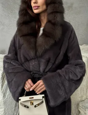 Шуба норковая графитовый ирис с капюшоном куницы - фото 1