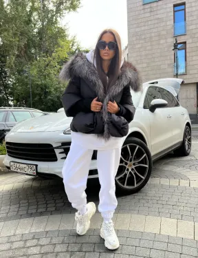 Пуховик с воротником из чернобурой лисы - фото 4