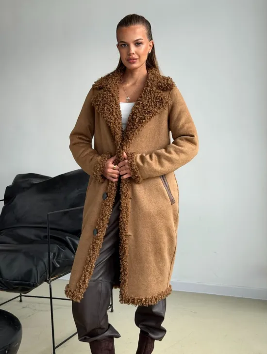 Коричневая двухсторонняя дубленка из экомеха - фото 7