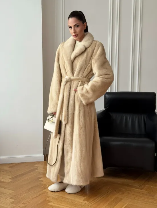 Длинная норковая шуба в натуральном цвете пастель - фото 10