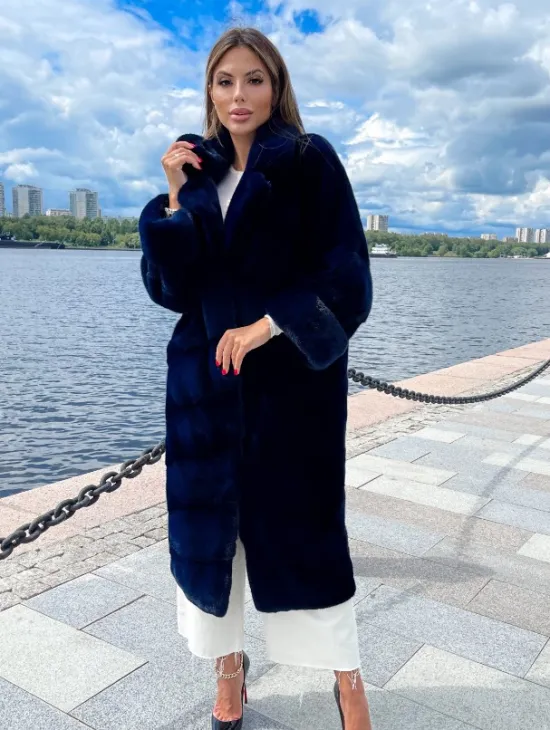 Шуба из плюшевой норки в цвете индиго - фото 0