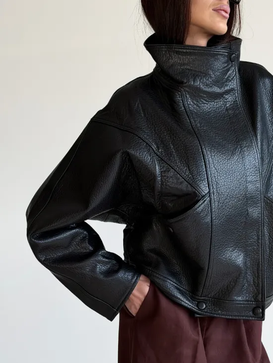 Черная женская кожаная куртка - фото 5