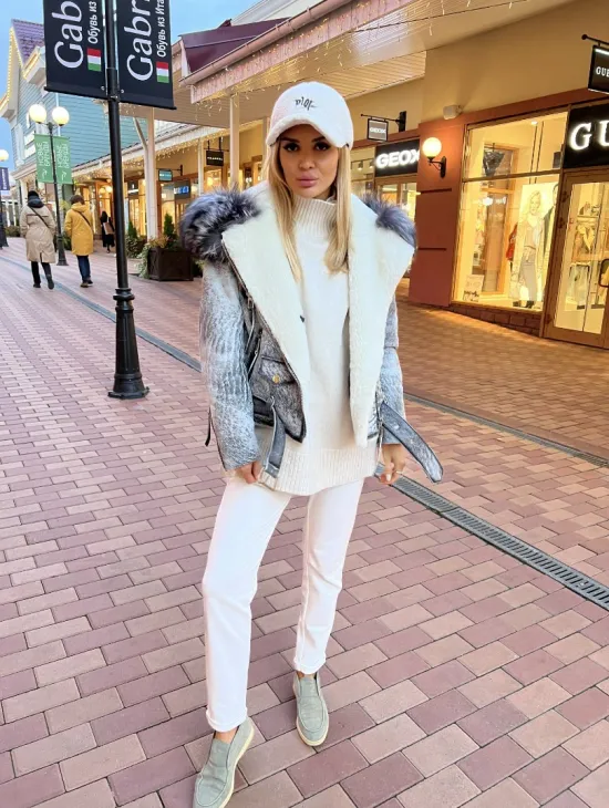 Авиатор из винтажной кожи с меховым капюшоном - фото 6