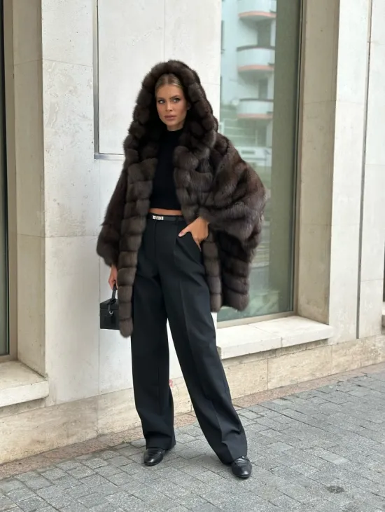 Эффектный жакет из меха соболя с капюшоном седина 1/2 - фото 8