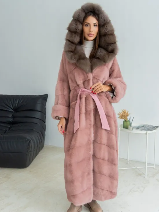 Удлиненная норковая шуба с капюшоном из меха куницы - цвет розовый фламинго - фото 0