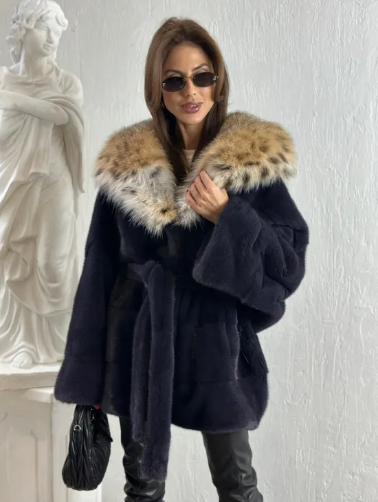 Летучая мышь норка с капюшоном из меха рыси - цвет инфинити - фото 0