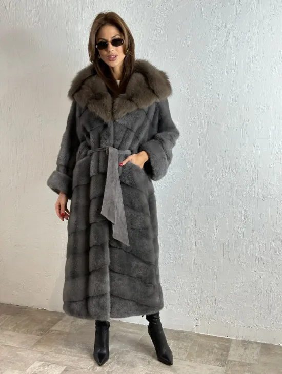 Удлиненная норковая шуба с капюшоном из куницы - цвет графит грей - фото 4