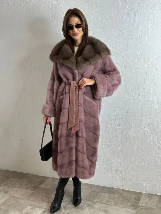 Норковая шуба с капюшоном из меха куницы - цвет пудра - фото 0