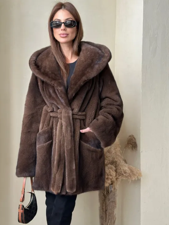 Летучая мышь с капюшоном норка VELVET - цвет орех - фото 2