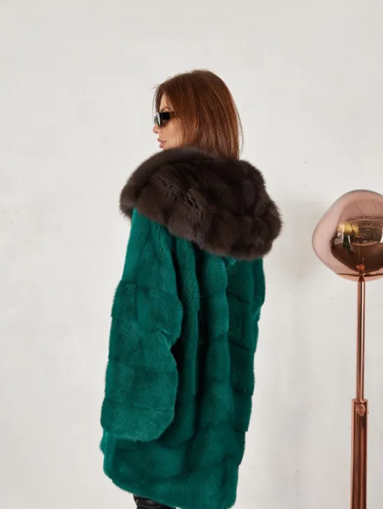 Норковая шуба с капюшоном из меха куницы - цвет темный изумруд - фото 3