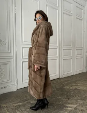 Норковое кимоно с капюшоном в цвете пастель - фото 5