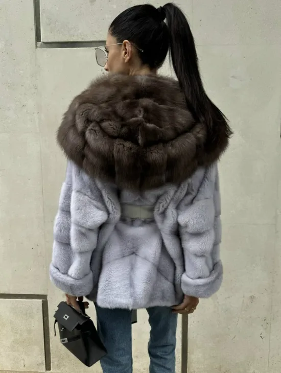 Шуба норковая с капюшоном из меха куницы - цвет голубой - фото 10