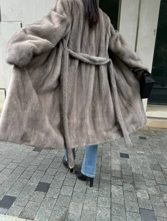 Стильная шуба из скандинавской норки - фото 4